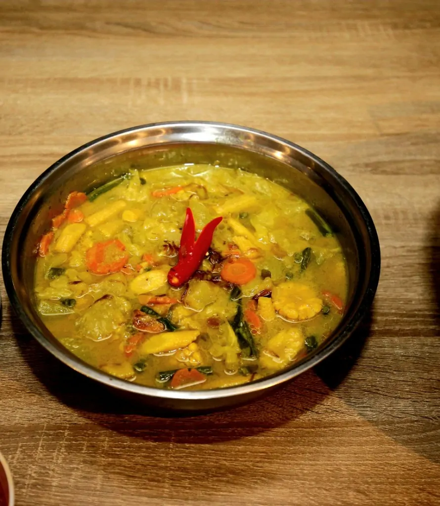 Vegetarian curry meal at Divinepath Bali 300 hour YTT